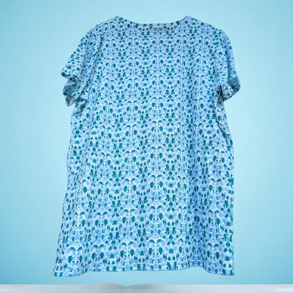 Croft & Barrow Essential Crewneck Tee Color: Blue Geo Tile, Size: LARGE (EUC) - Picture 4 of 8